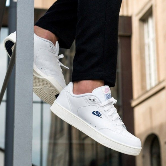 NIKE Men's Grandstand Tennis Shoes - Picture 2 of 8